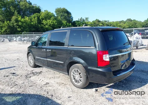 2015 Chrysler Town & Country Touring-L z USA, uszkodzony, nr VIN 2C4RC1CG3FR506868